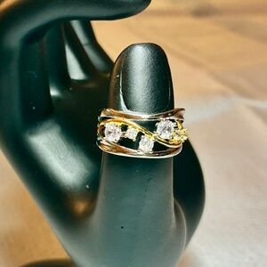Round Cut Cubic Zirconia in 2 Toned Gold & 925 Sterling Silver Vine Band